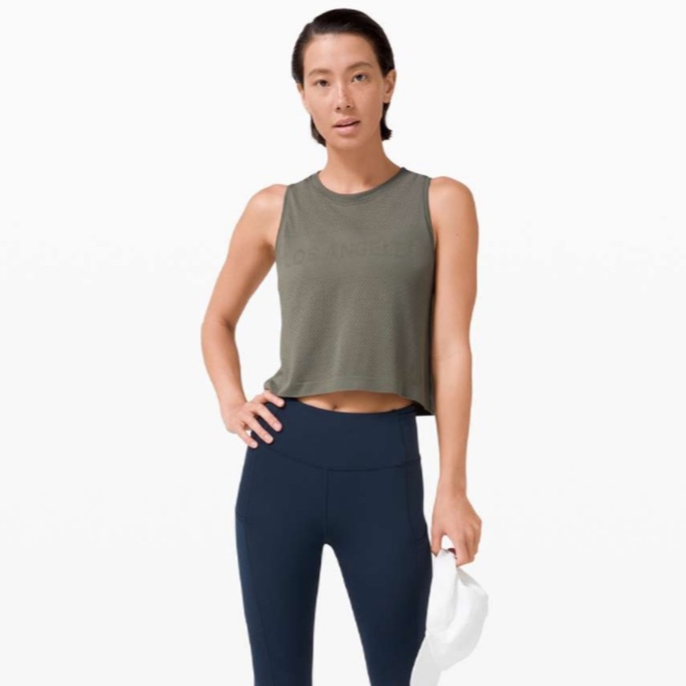 Lululemon Swiftly Breathe Crop Tank
Los Angeles / Grey Sage Size 10 - Picture 3 of 13
